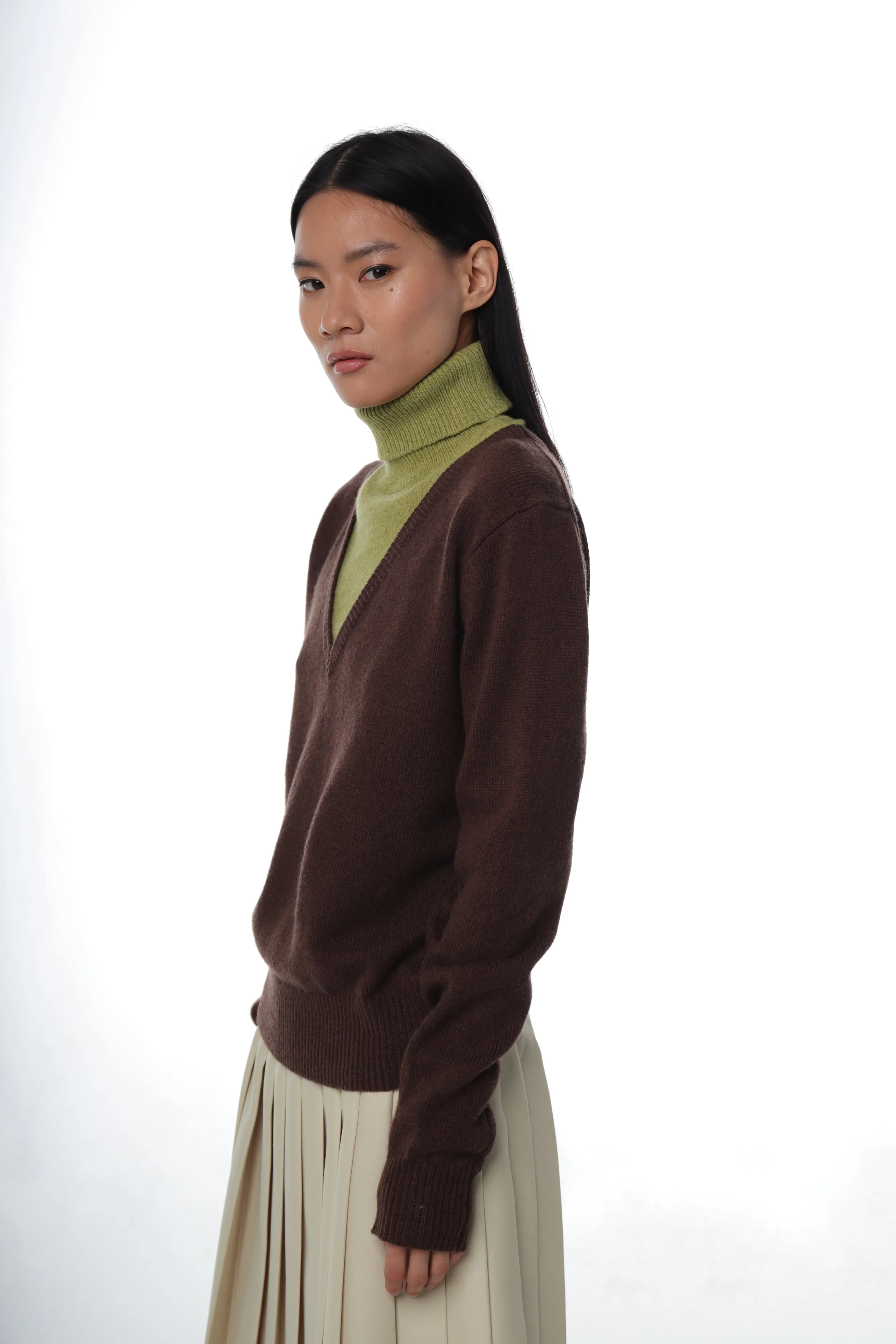 BAMBOO SWEATER IN BRUNETTE